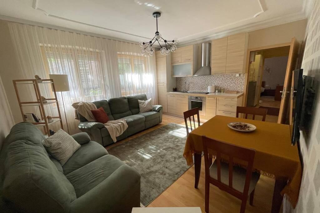 Cozy Apartment In The Old Center Of Prishtina Prishtinë Exterior photo