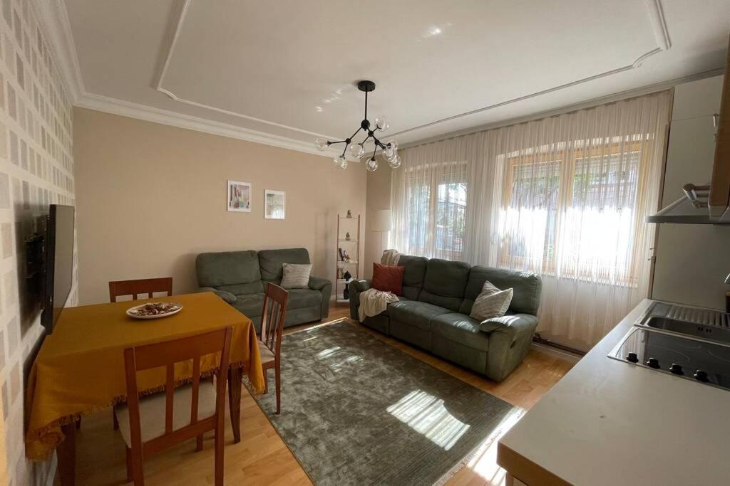 Cozy Apartment In The Old Center Of Prishtina Prishtinë Exterior photo